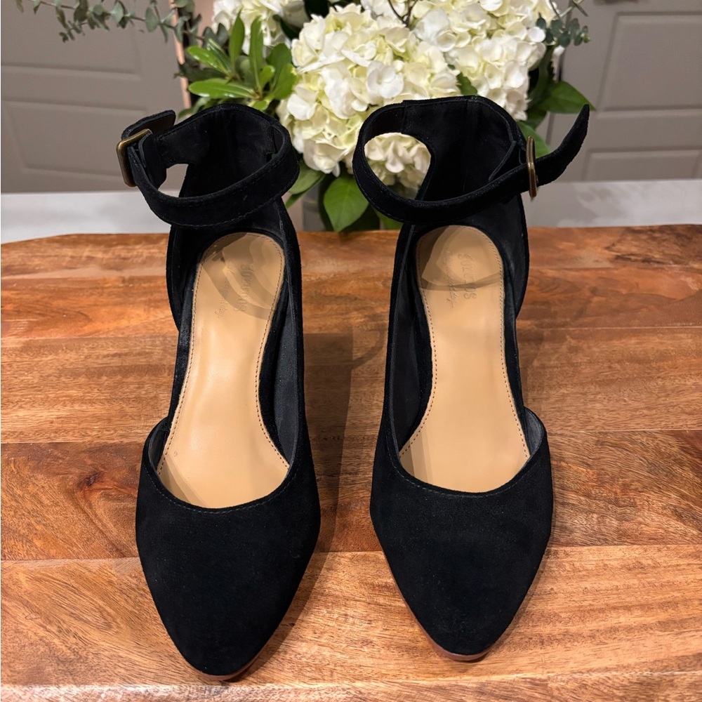 Soludos Gemma 2.75” Heels in BLACK SIZE 7
$90